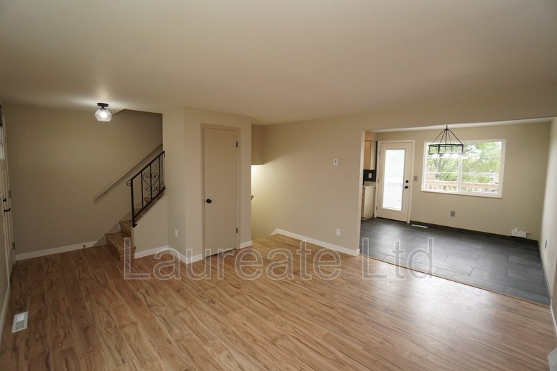 Spacious Updated 2 Story Townhome in Lakewood !! property image