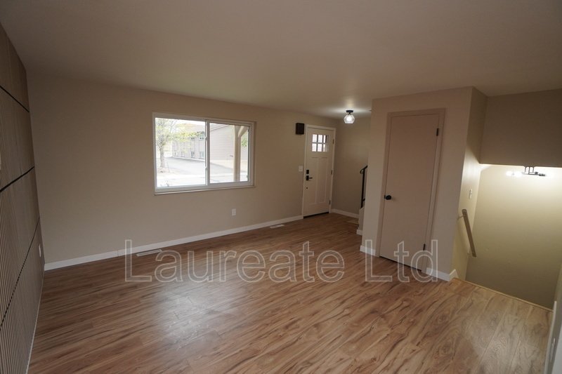 Spacious Updated 2 Story Townhome in Lakewood !! property image