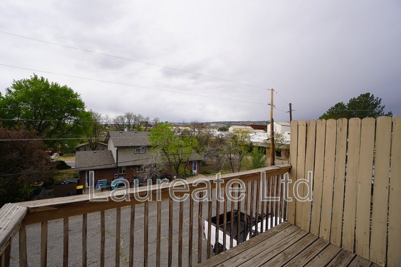 Spacious Updated 2 Story Townhome in Lakewood !! property image