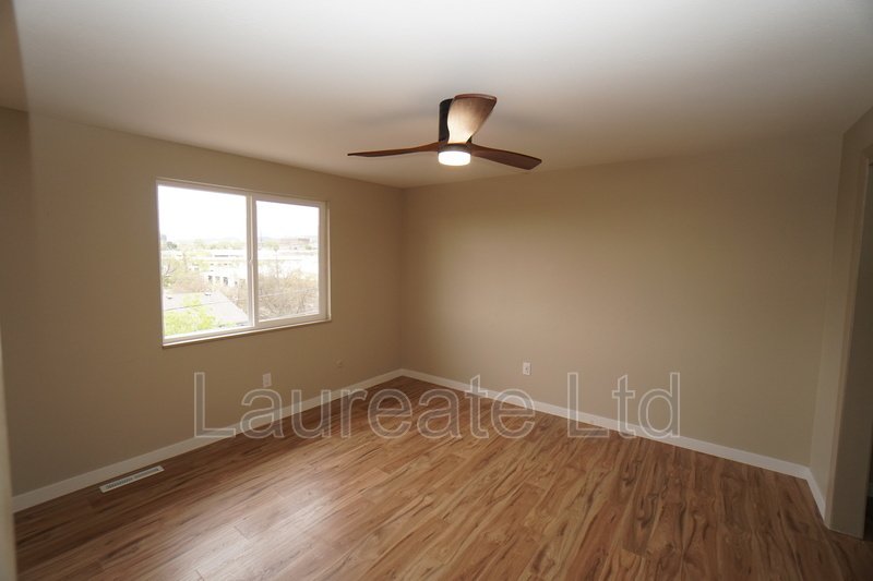 Spacious Updated 2 Story Townhome in Lakewood !! property image