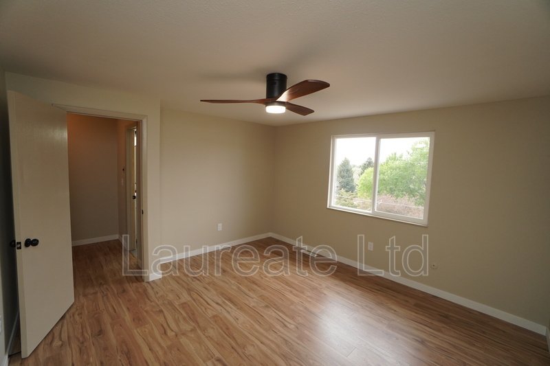 Spacious Updated 2 Story Townhome in Lakewood !! property image