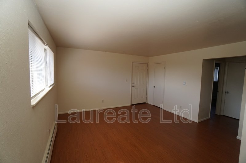 Large 2 bedroom 1 bathroom Upper level unit in 6-plex. property image