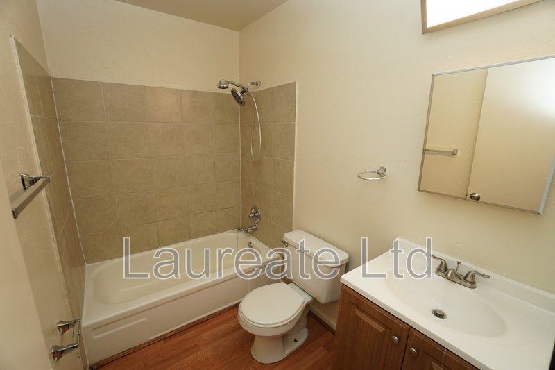Large 2 bedroom 1 bathroom Upper level unit in 6-plex. property image