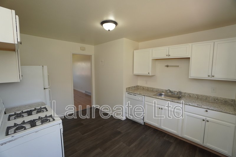 Newly renovated 2 bedroom in University Hills/East Denver!! property image