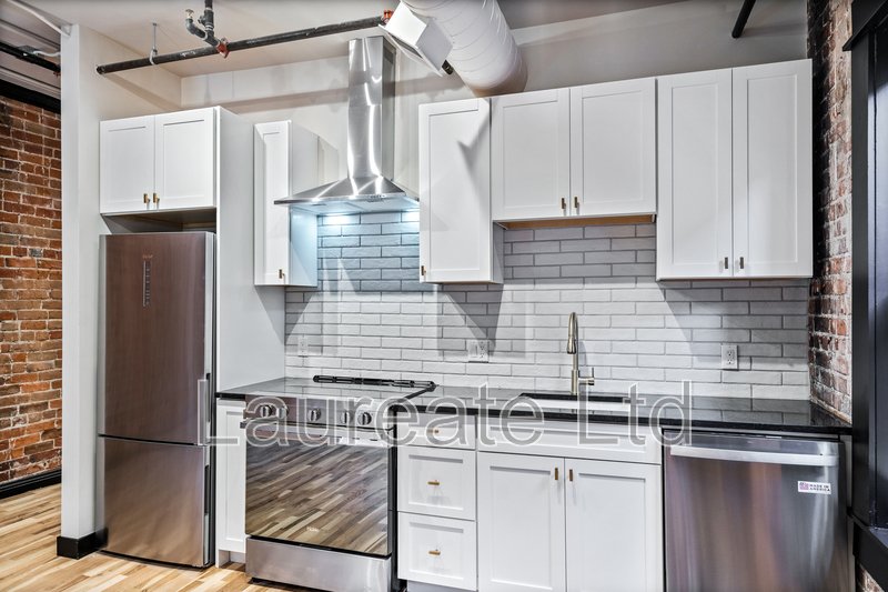 HISTORIC ALTA COURT LOFTS- WALK TO EVERYTHING! property image