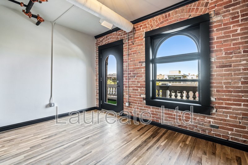 HISTORIC ALTA COURT LOFTS- WALK TO EVERYTHING! property image