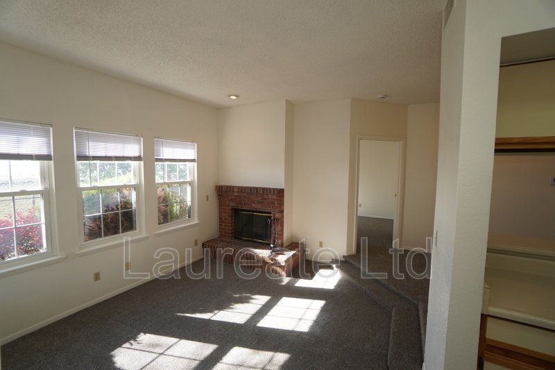 Spacious 1 bedroom Condo with serene lake views in SW Denver! property image