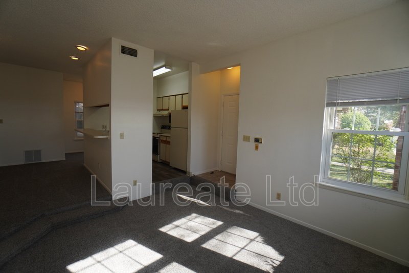 Spacious 1 bedroom Condo with serene lake views in SW Denver! property image