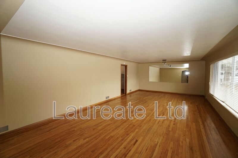 Sprawling 2 Bed 2 Bath Ranch in Mayfair Neighborhood!! property image
