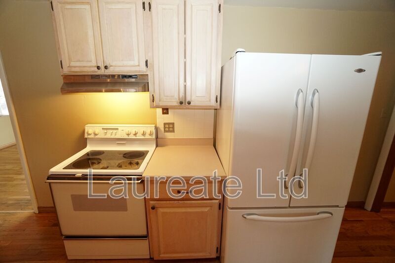 Sprawling 2 Bed 2 Bath Ranch in Mayfair Neighborhood!! property image