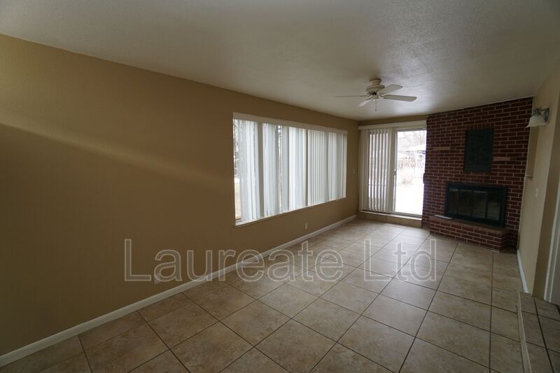 Sprawling 2 Bed 2 Bath Ranch in Mayfair Neighborhood!! property image
