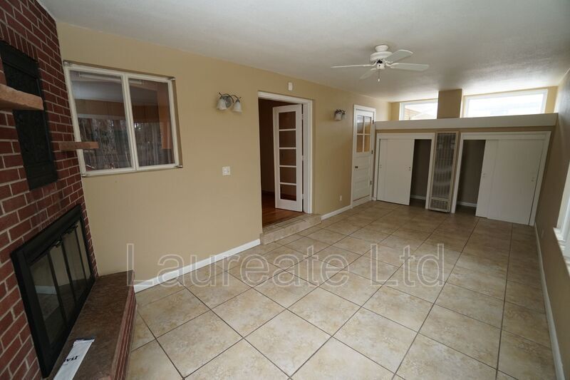 Sprawling 2 Bed 2 Bath Ranch in Mayfair Neighborhood!! property image