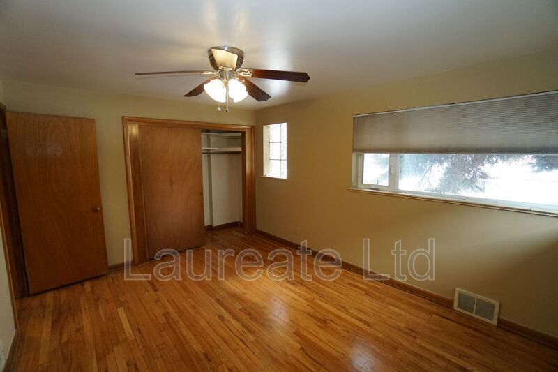 Sprawling 2 Bed 2 Bath Ranch in Mayfair Neighborhood!! property image