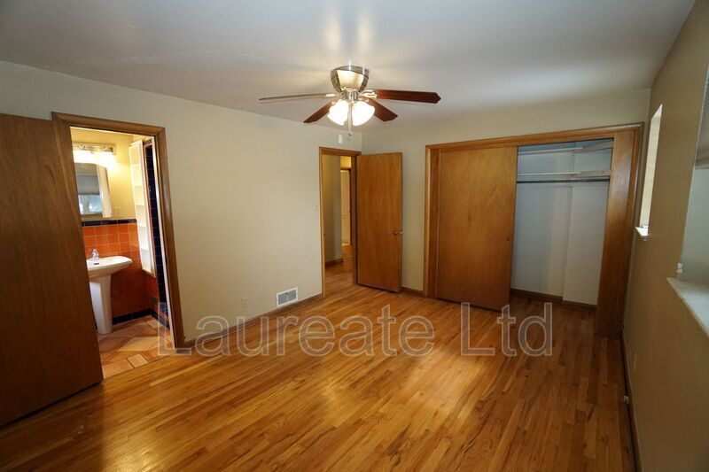 Sprawling 2 Bed 2 Bath Ranch in Mayfair Neighborhood!! property image