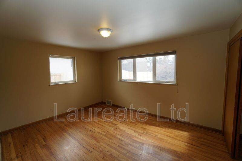 Sprawling 2 Bed 2 Bath Ranch in Mayfair Neighborhood!! property image