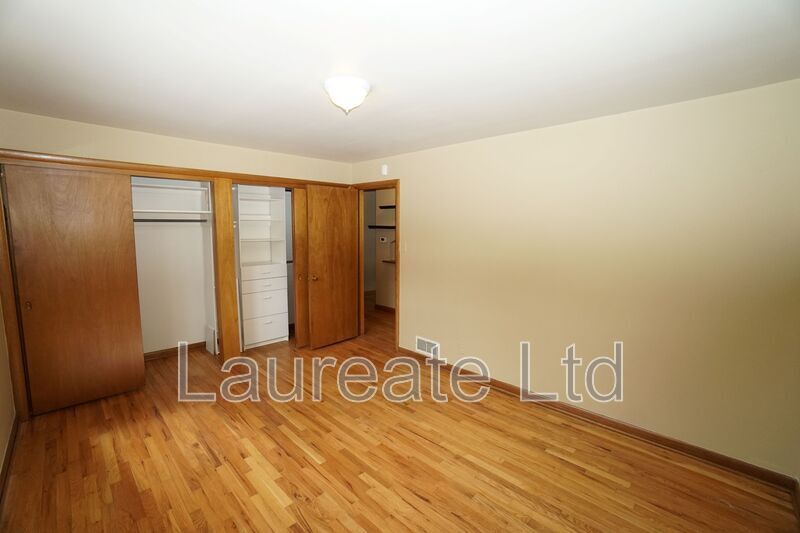 Sprawling 2 Bed 2 Bath Ranch in Mayfair Neighborhood!! property image