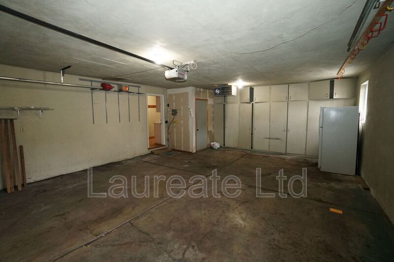 Sprawling 2 Bed 2 Bath Ranch in Mayfair Neighborhood!! property image