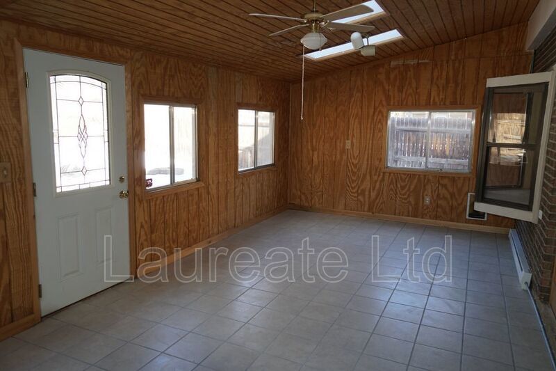 Spacious 4 Bedroom 3 Bathroom with Finished Basement in Aurora! property image
