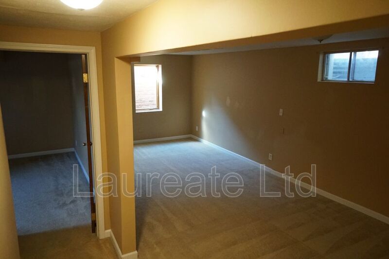Spacious 4 Bedroom 3 Bathroom with Finished Basement in Aurora! property image