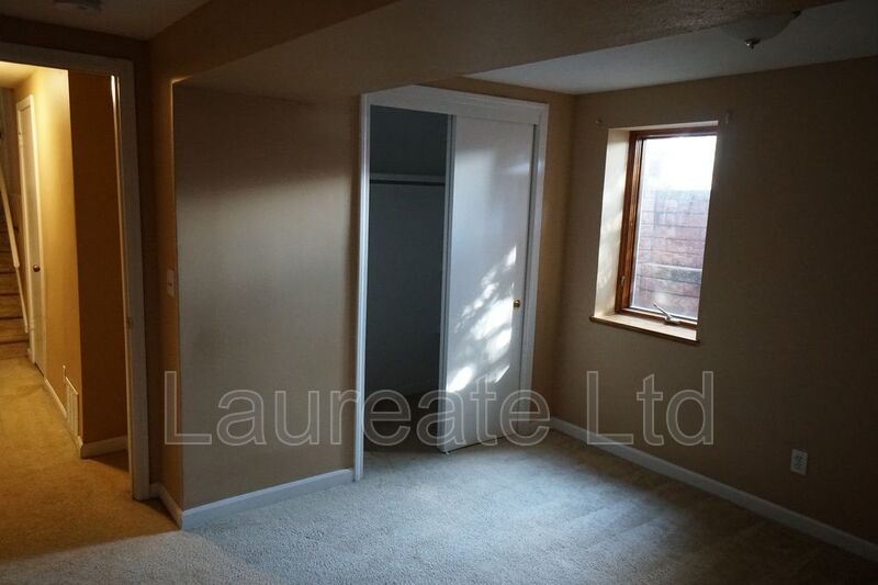 Spacious 4 Bedroom 3 Bathroom with Finished Basement in Aurora! property image
