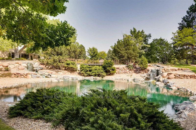 Stunning 2 Bed 2 Bath Highrise Condo with Mountain Views in SE Denver property image