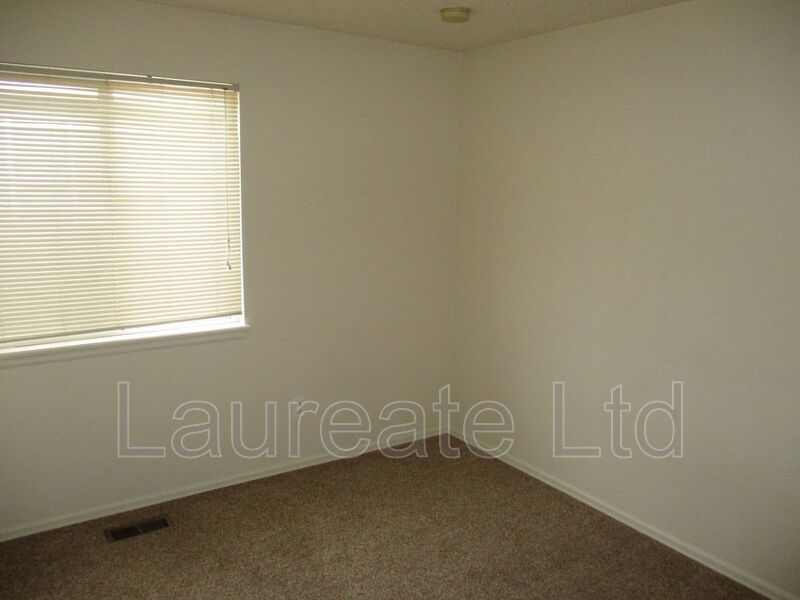 Large 3 Bedroom 2 bathroom in Henderson - MUST SEE! property image
