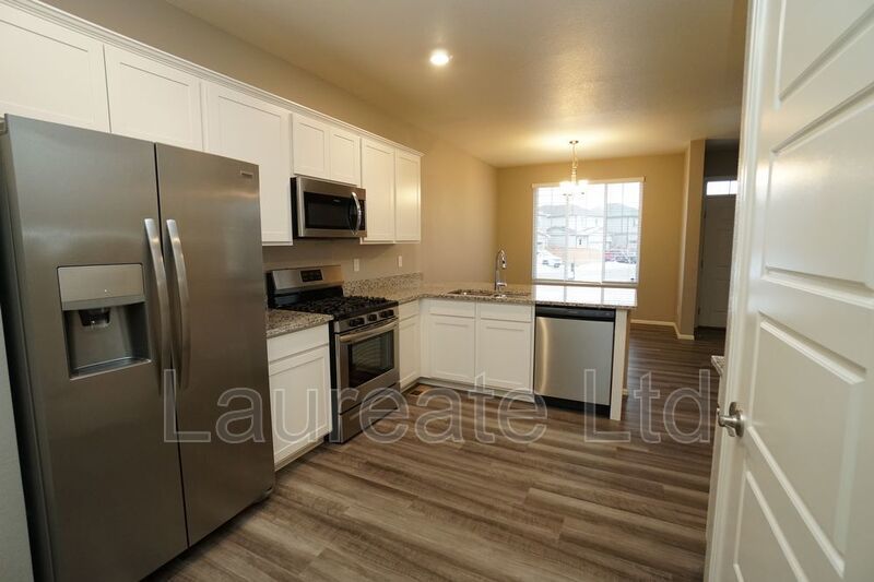 Beautiful 4BD 3BA 2-story home with open layout! property image