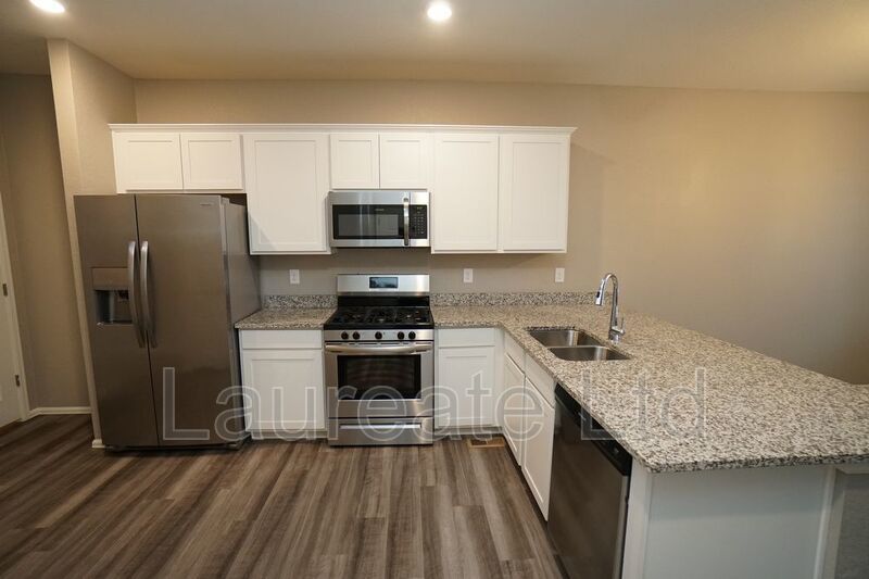 Beautiful 4BD 3BA 2-story home with open layout! property image