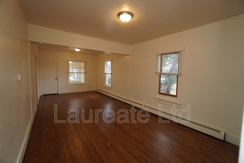 Spacious 3 Bd Upper Unit of Duplex in Aurora! property image