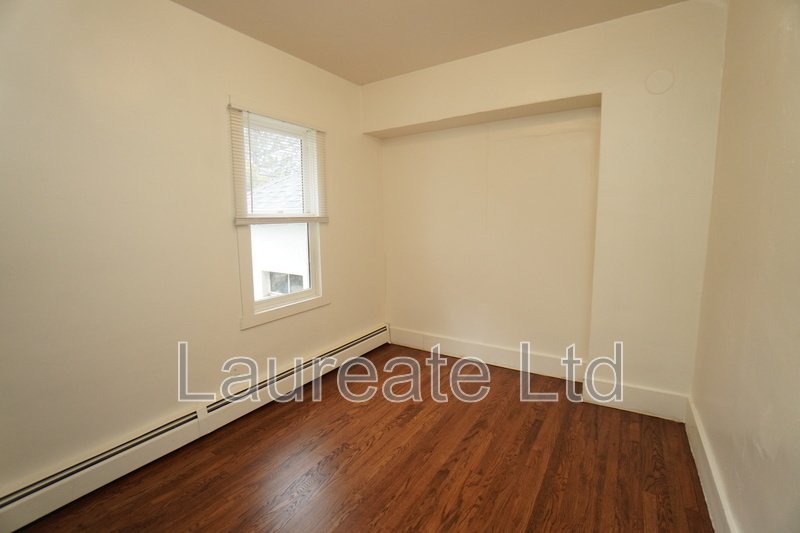 Spacious 3 Bd Upper Unit of Duplex in Aurora! property image