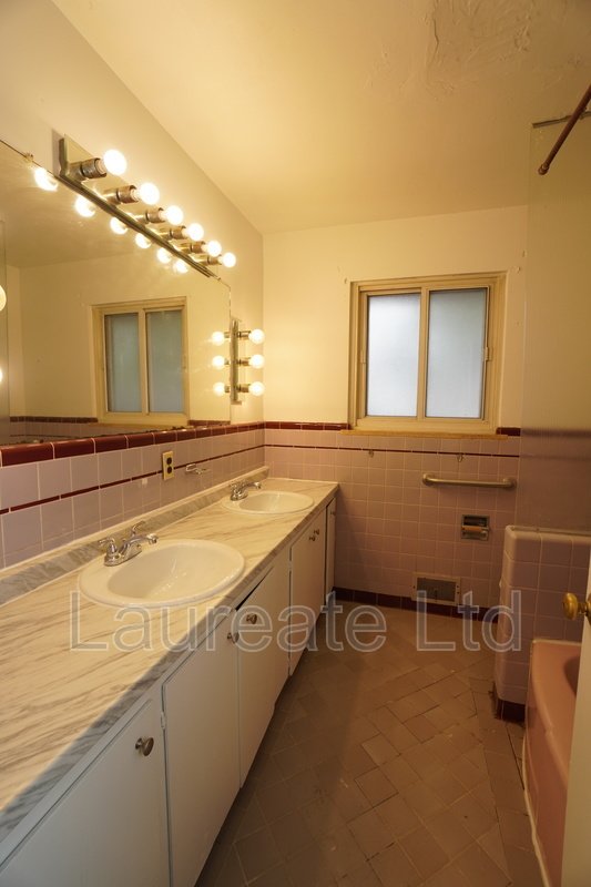 Spacious Ranch Home with Finished Basement in Aurora!! property image