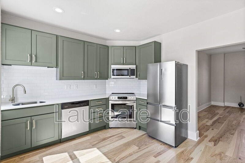 Meticulously renovated Historic Top Floor  Apartment in North Wash Park! property image