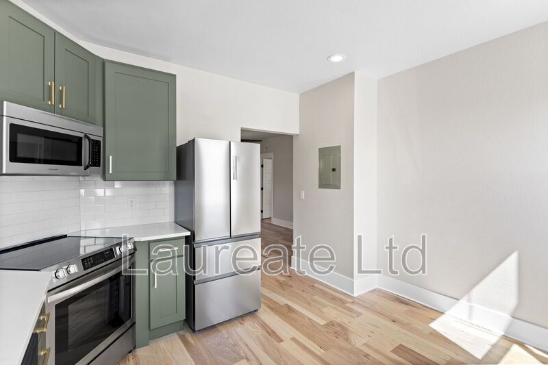 Meticulously renovated Historic Top Floor  Apartment in North Wash Park! property image