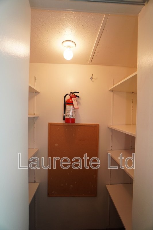 Spacious 1 bedroom 1 bathroom condo in SE Denver!! property image