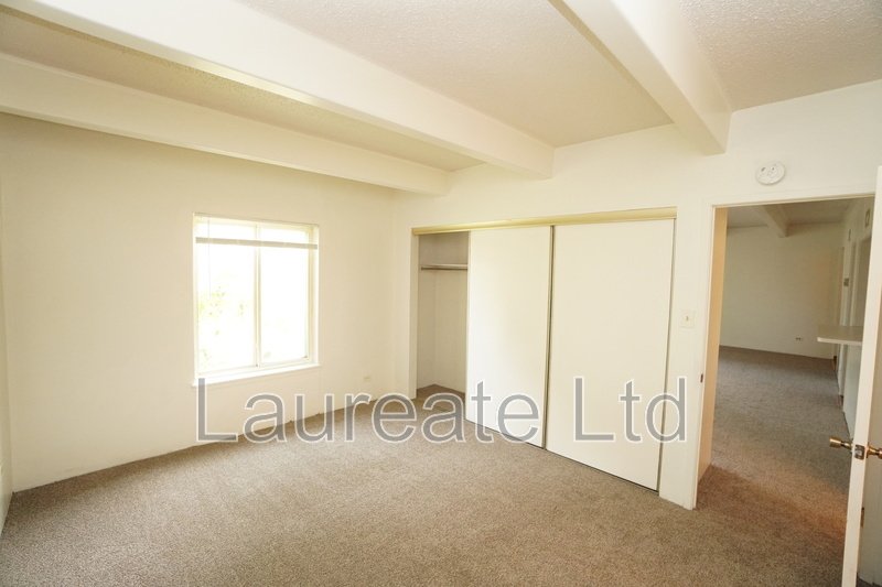 Spacious 1 bedroom 1 bathroom condo in SE Denver!! property image