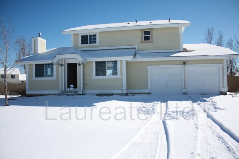 Spacious 6 Bedroom 3.5 bath 2 Story home with finished basement in Montbello!!! property image