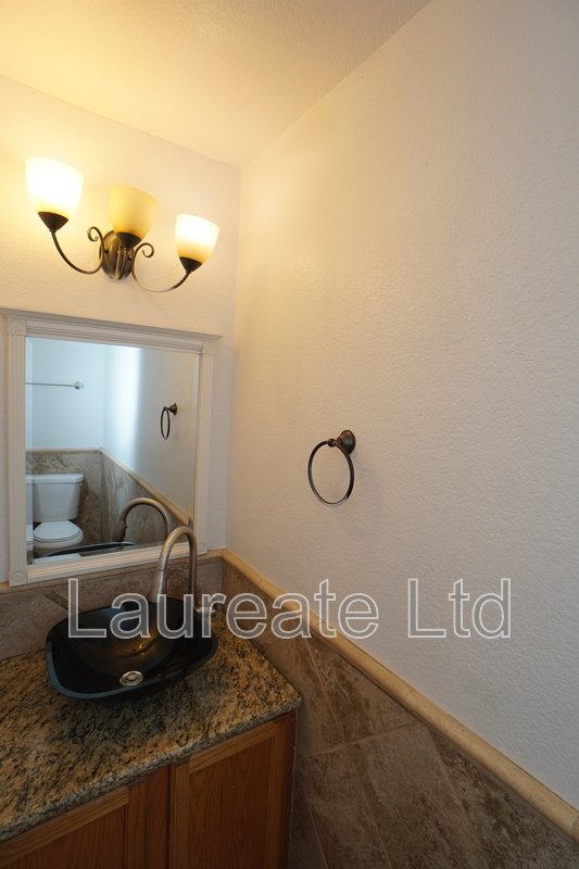 Spacious 6 Bedroom 3.5 bath 2 Story home with finished basement in Montbello!!! property image