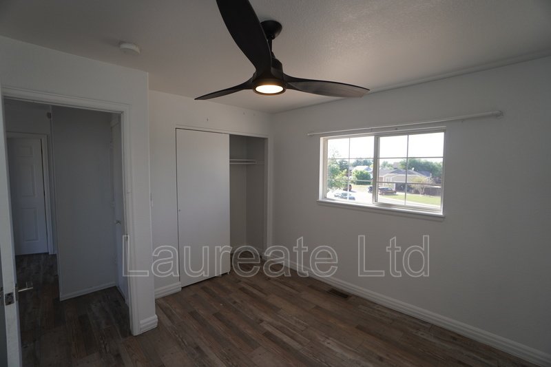 Spacious 6 Bedroom 3.5 bath 2 Story home with finished basement in Montbello!!! property image