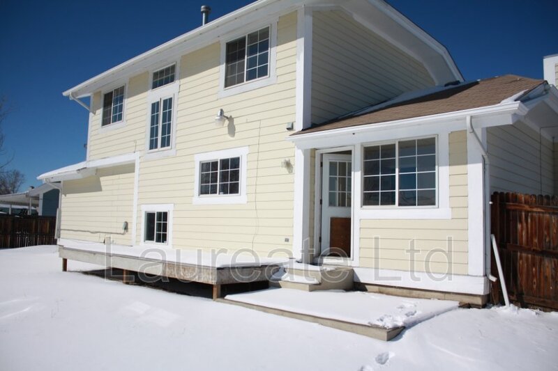 Spacious 6 Bedroom 3.5 bath 2 Story home with finished basement in Montbello!!! property image
