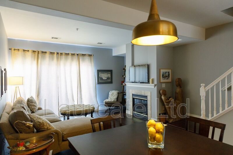 Beautiful 2+ BD 2 BA Townhouse - Minutes to Downtown Littleton! property image