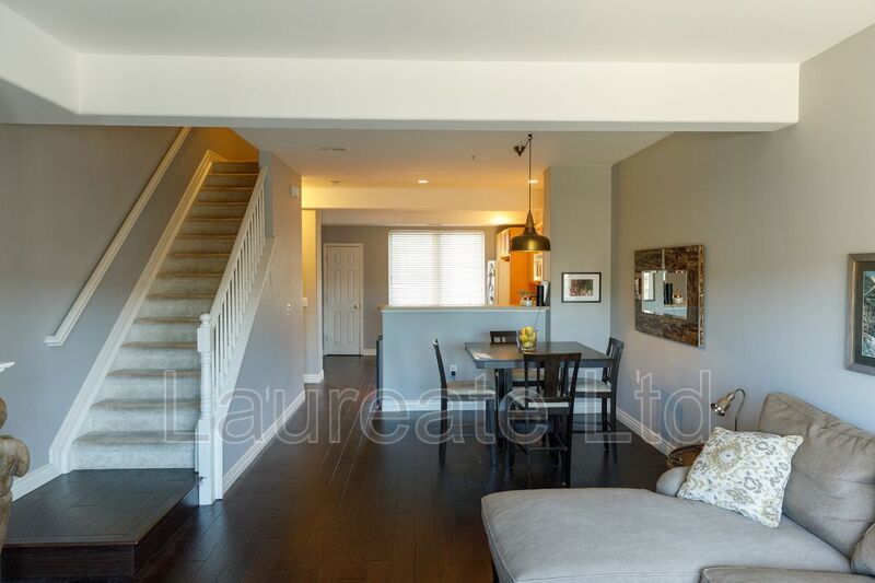Beautiful 2+ BD 2 BA Townhouse - Minutes to Downtown Littleton! property image