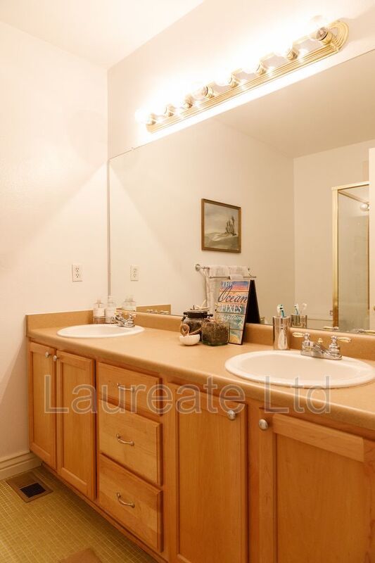 Beautiful 2+ BD 2 BA Townhouse - Minutes to Downtown Littleton! property image