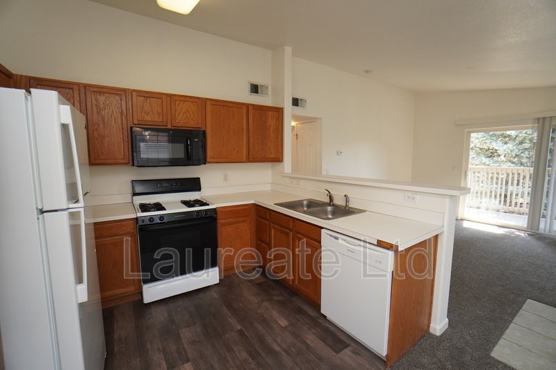 Private and Spacious 2 bed 2 Bath condo in SE Denver! property image