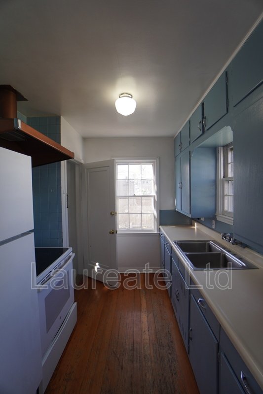 LIGHT AND BRIGHT 2BD 1BA BLOCKS TO DU! property image