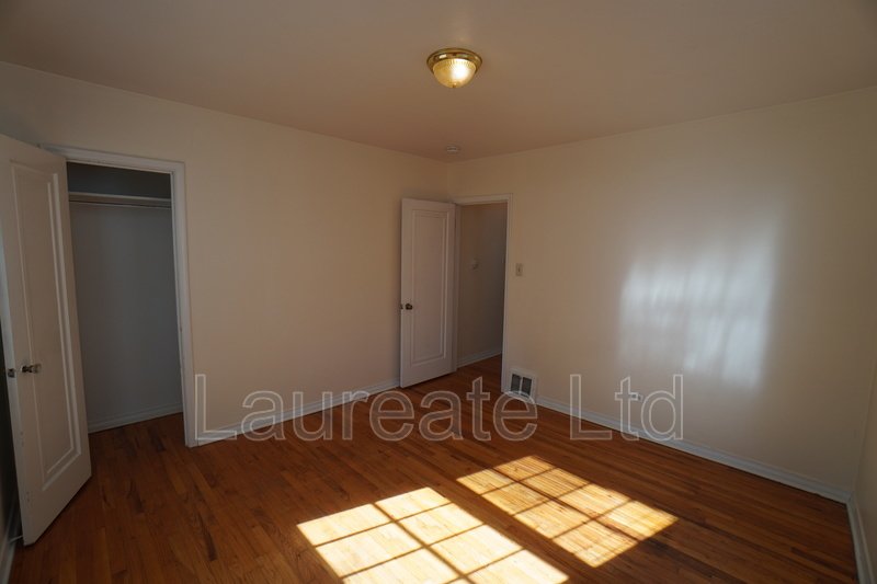 LIGHT AND BRIGHT 2BD 1BA BLOCKS TO DU! property image