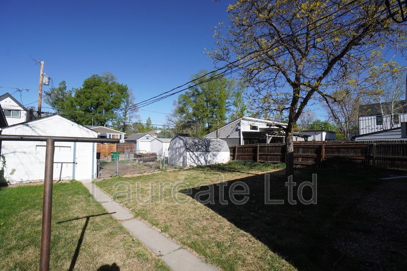 LIGHT AND BRIGHT 2BD 1BA BLOCKS TO DU! property image