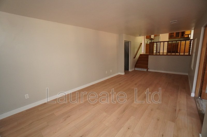 Spacious 4 Bedroom 3 Bathroom with Finished Basement in Aurora! property image