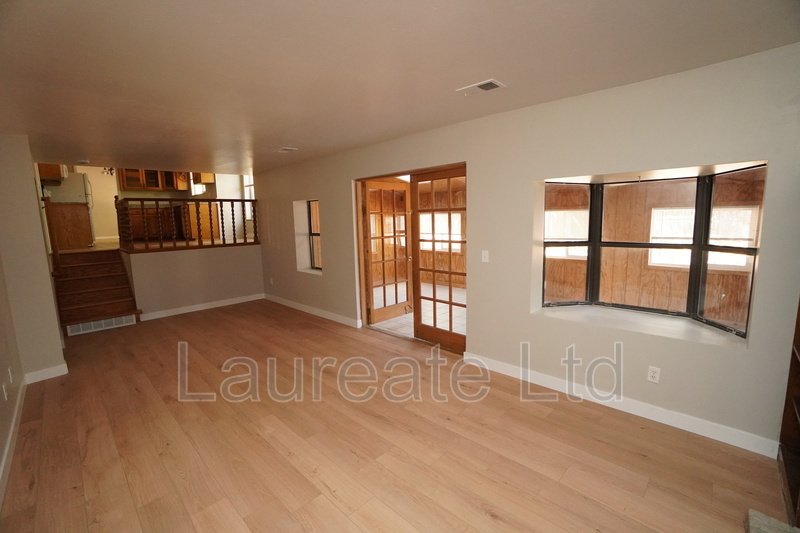 Spacious 4 Bedroom 3 Bathroom with Finished Basement in Aurora! property image
