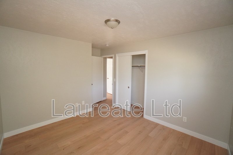 Spacious 4 Bedroom 3 Bathroom with Finished Basement in Aurora! property image