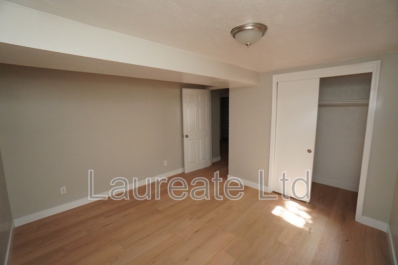 Spacious 4 Bedroom 3 Bathroom with Finished Basement in Aurora! property image
